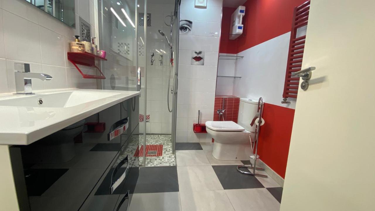 Housingleon- Barrio Humedo Apartment Ngoại thất bức ảnh